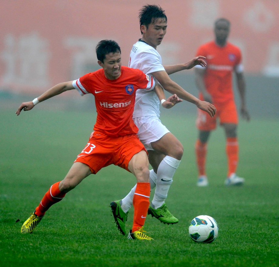 [高清组图]高效率青岛中能主场1-0小胜 送上海上港5连败