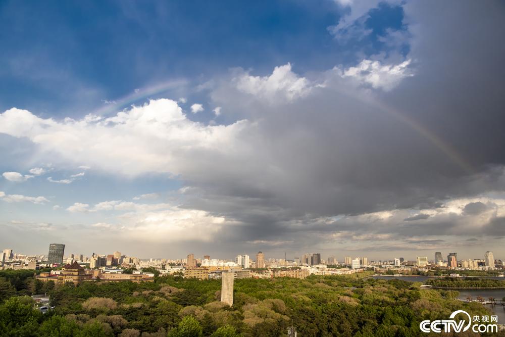 长春雨后现彩虹