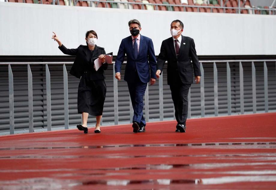 [图]国际田联主席到访日本 参观东京奥运主体育场