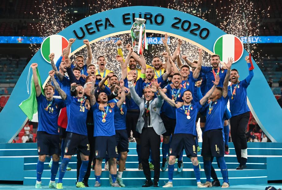 [图]意大利点球战胜英格兰 时隔53年再夺欧洲杯