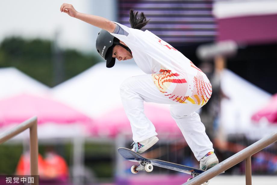 [图]滑板女子街式赛：日本小将摘金 曾文蕙获第六