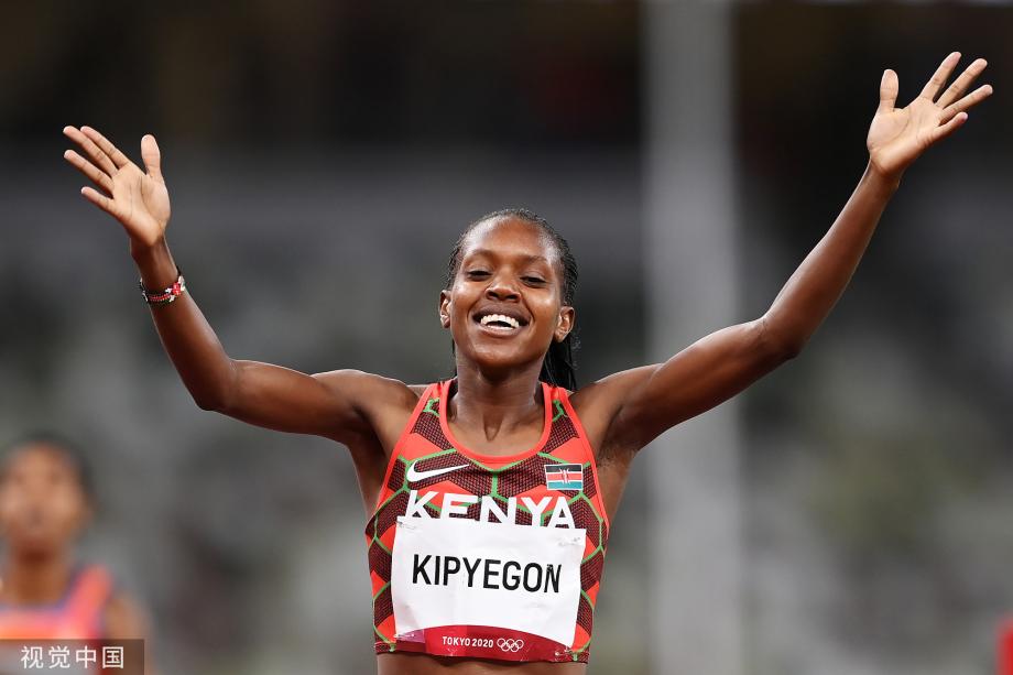 [图]女子1500米决赛 肯尼亚选手基普耶根获得金牌