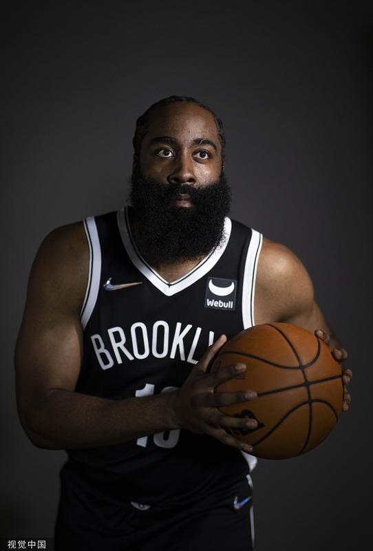 图篮网拍摄新赛季定妆照哈登杜兰特领衔出镜