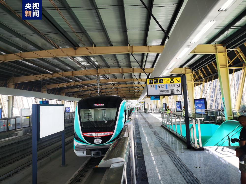 重庆轨道交通18号线开始不载客试运行
