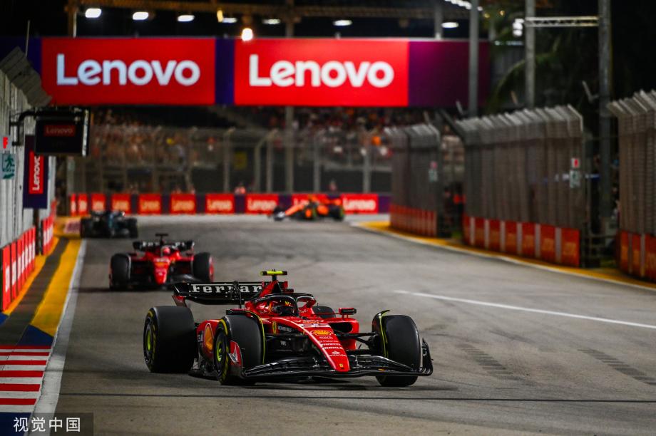 [图]F1新加坡站-塞恩斯法拉利赛季首冠 周冠宇第12