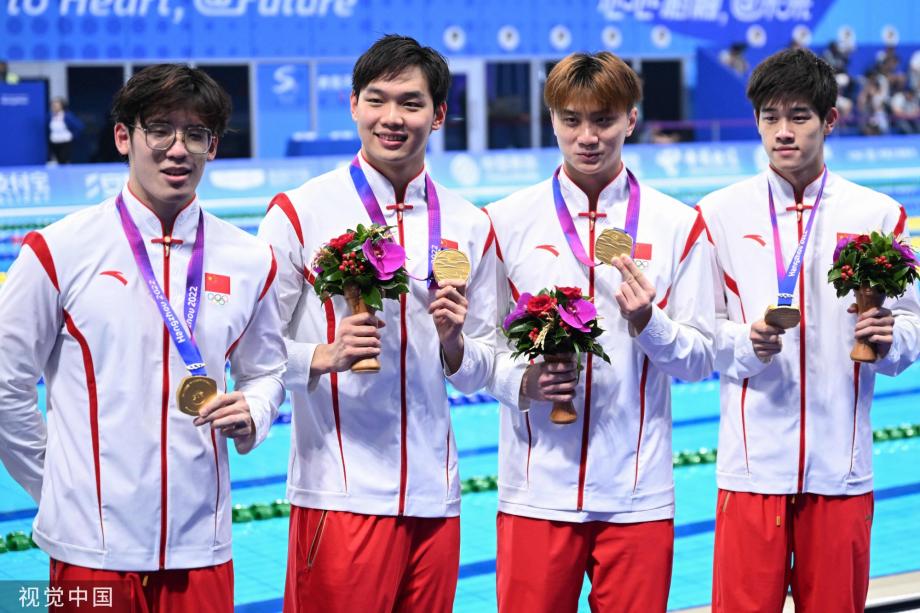 [图]男子4X100米自由泳接力 中国队夺金打破亚洲纪录