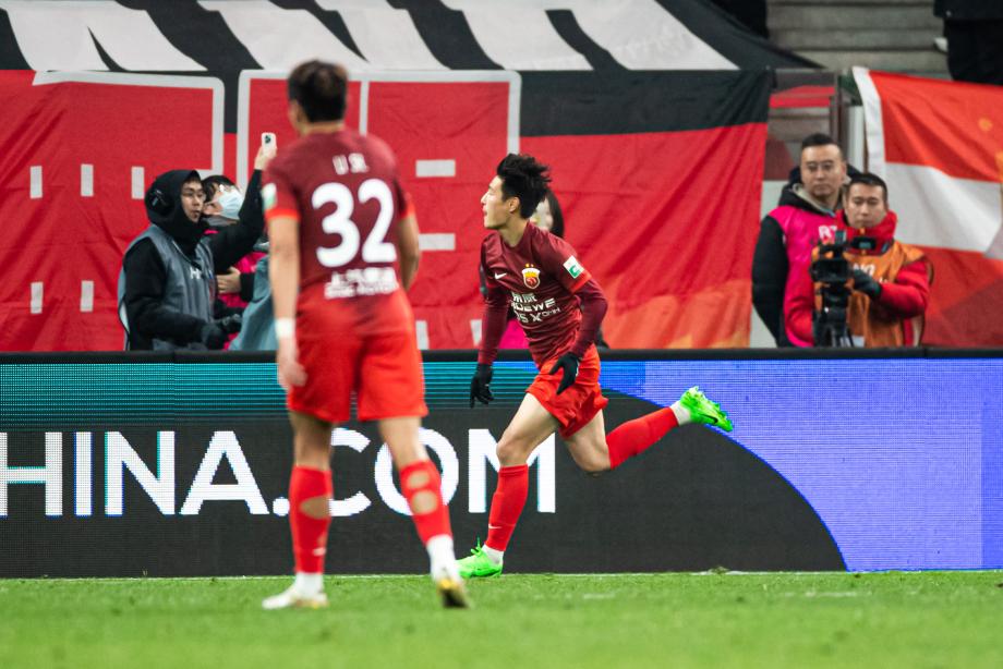 武磊两球王燊超破门 上海海港击败武汉三镇