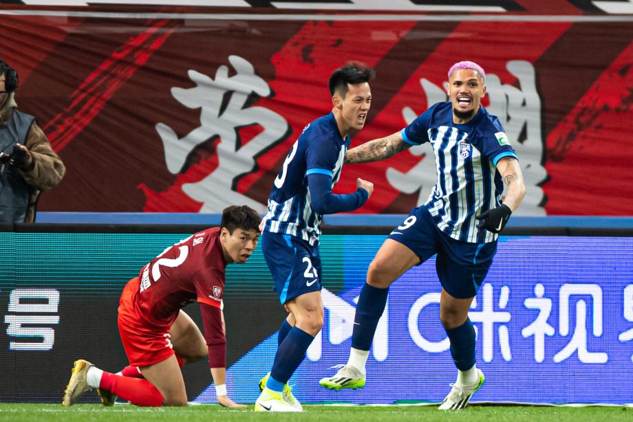 武磊两球王燊超破门 上海海港击败武汉三镇