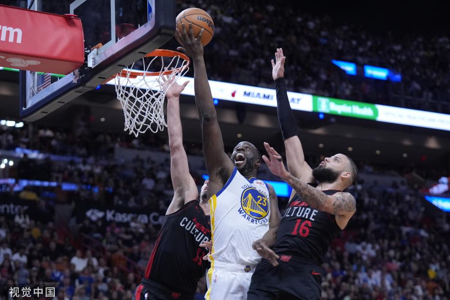 克莱重回首发砍28分库里17分 勇士扑灭热火