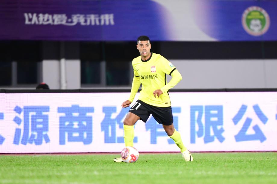 青岛西海岸1-0获中超首胜 送青岛海牛三连败