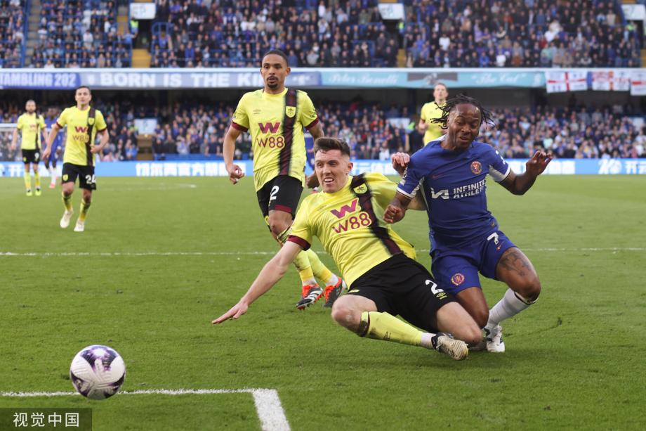 帕尔默双响 切尔西2-2十人伯恩利近4轮仅1胜