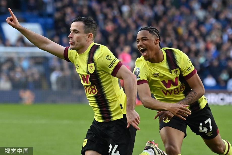 帕尔默双响 切尔西2-2十人伯恩利近4轮仅1胜