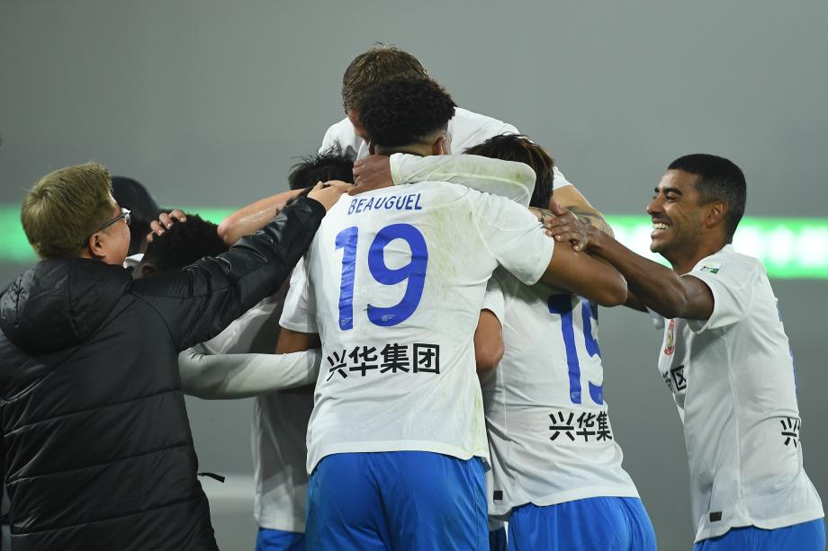 内尔松卢斯梅开二度 青岛西海岸收获两连胜