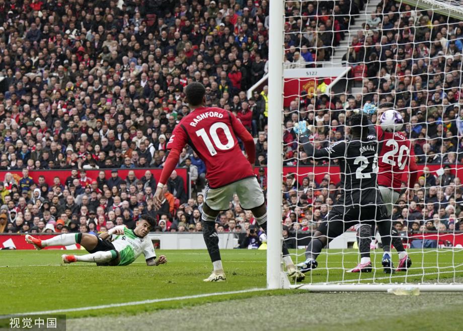 英超-B费吊射萨拉赫点射救主 曼联2-2利物浦