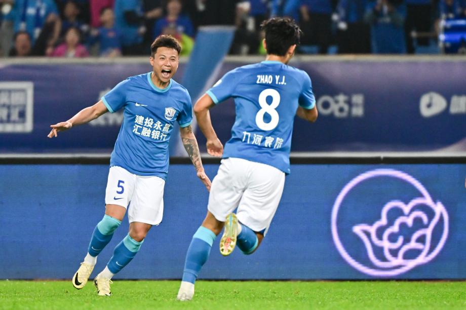 沧州雄狮18分钟3球3-2逆转青岛西海岸迎三连胜