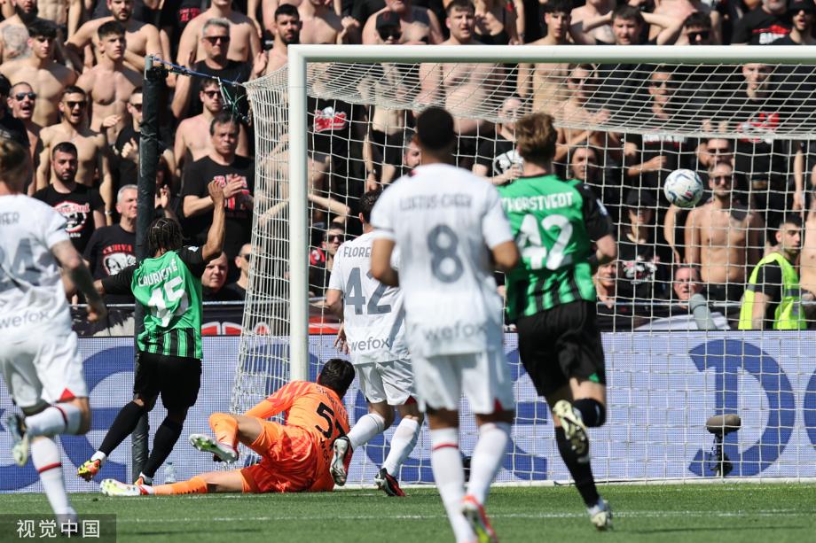 意甲-开场10分钟连丢2球 米兰3-3萨索洛