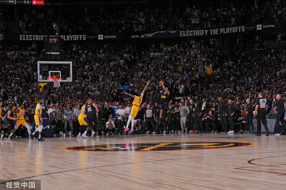 被压哨绝杀！湖人遭20分大逆转再负掘金