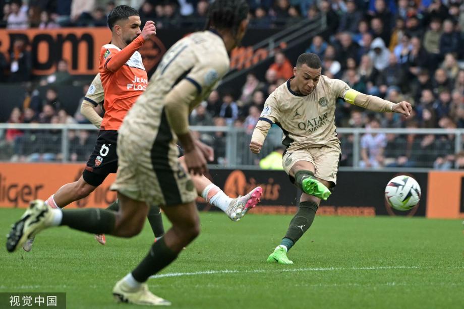 法甲-姆巴佩登贝莱梅开二度 大巴黎4-1洛里昂