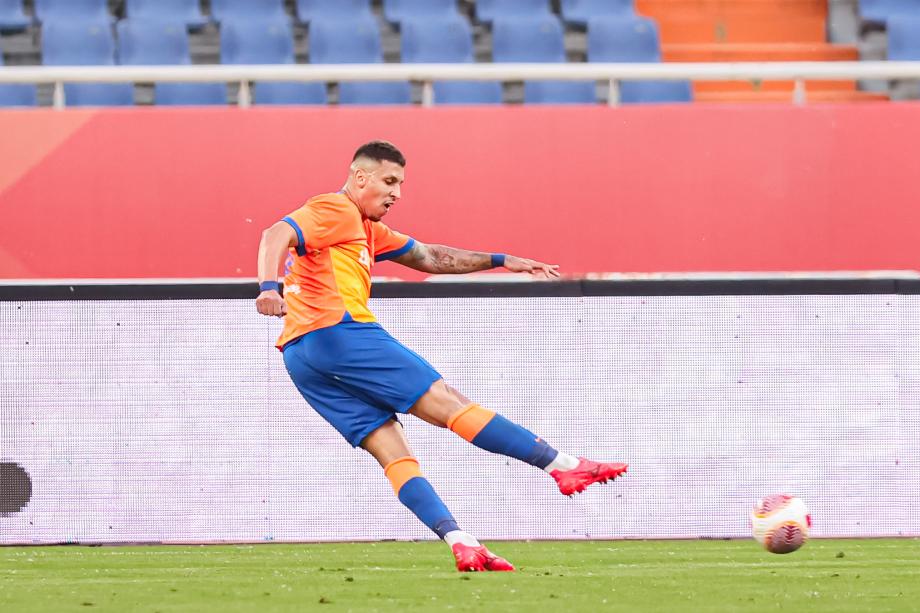 中超-克雷桑帽子戏法 山东泰山3-1南通支云