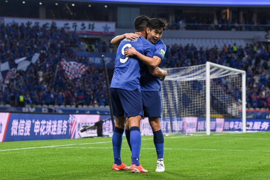 路易斯2球朱辰杰世界波 申花4-0沧州九轮不败