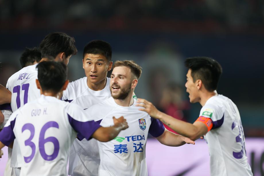 郭皓破门韩鹏飞头槌 天津津门虎2-1逆转河南