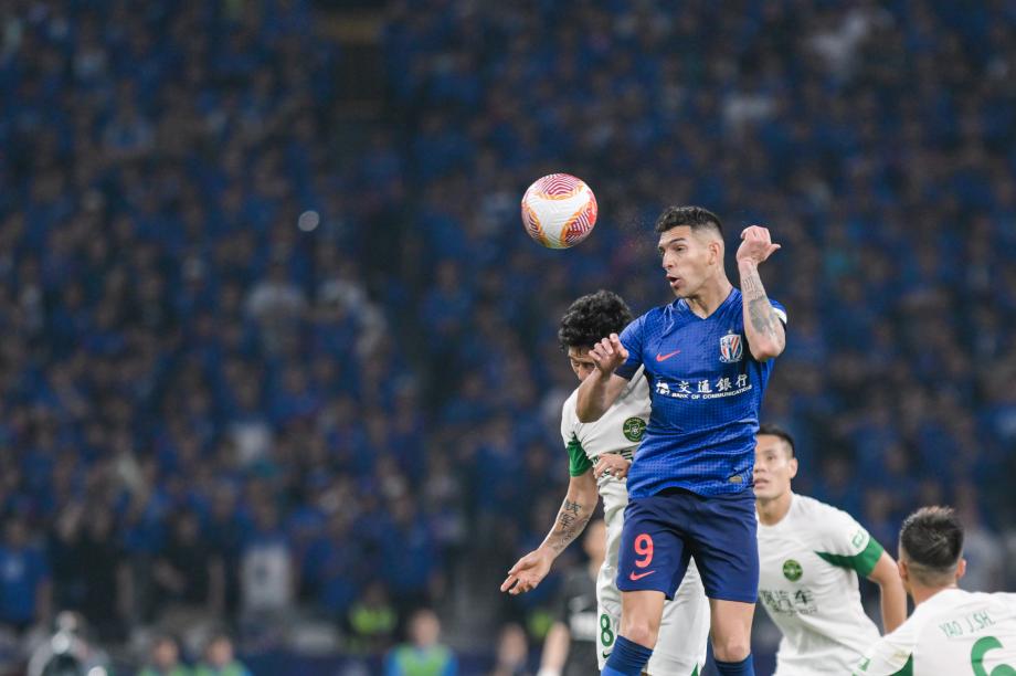 路易斯双响 十人申花4-0十人浙江新赛季10轮不败