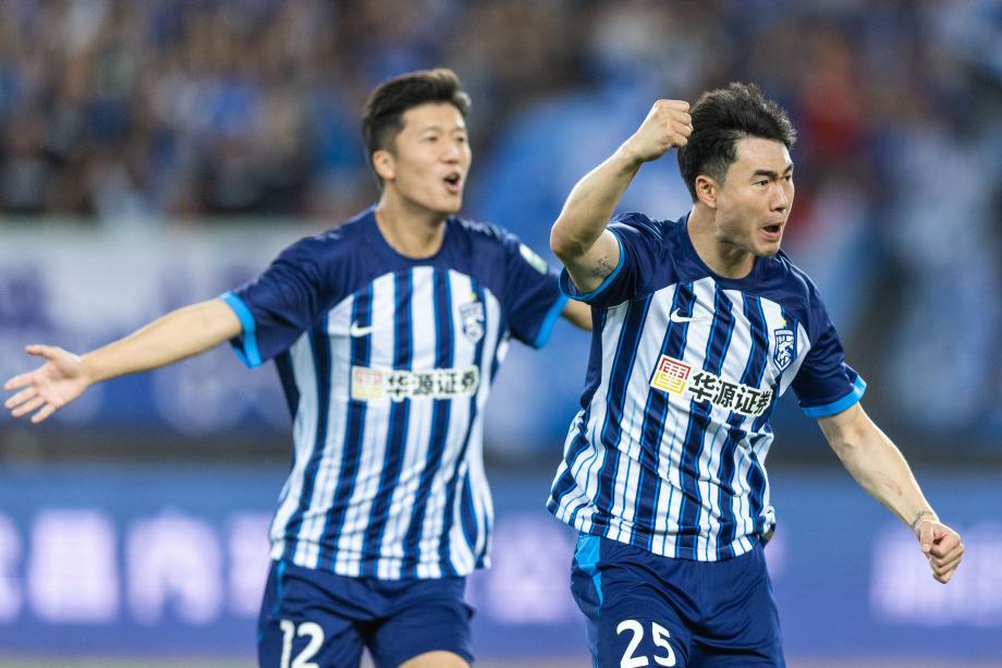 克雷桑谢文能互献传射 山东泰山2-1三镇5轮不败