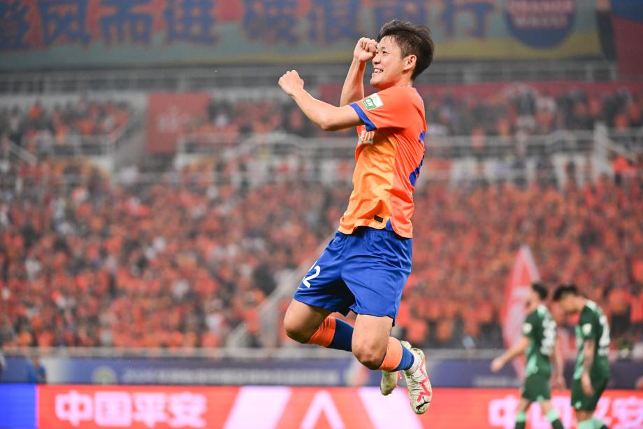 克雷桑建功李源一郑铮进球 泰山3-0浙江8轮不败