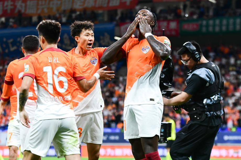 中超-阿兰破门难救主 青岛德比大战海牛3-1西海岸