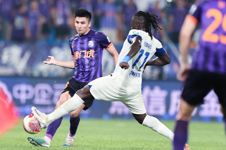 孔帕尼奥点球破门 天津津门虎战胜武汉三镇