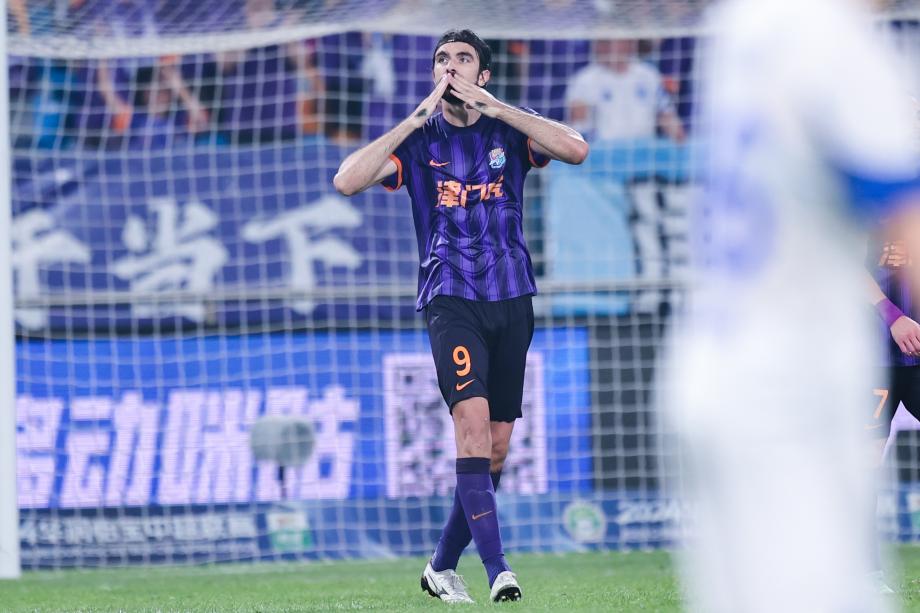 孔帕尼奥点球破门 天津津门虎战胜武汉三镇