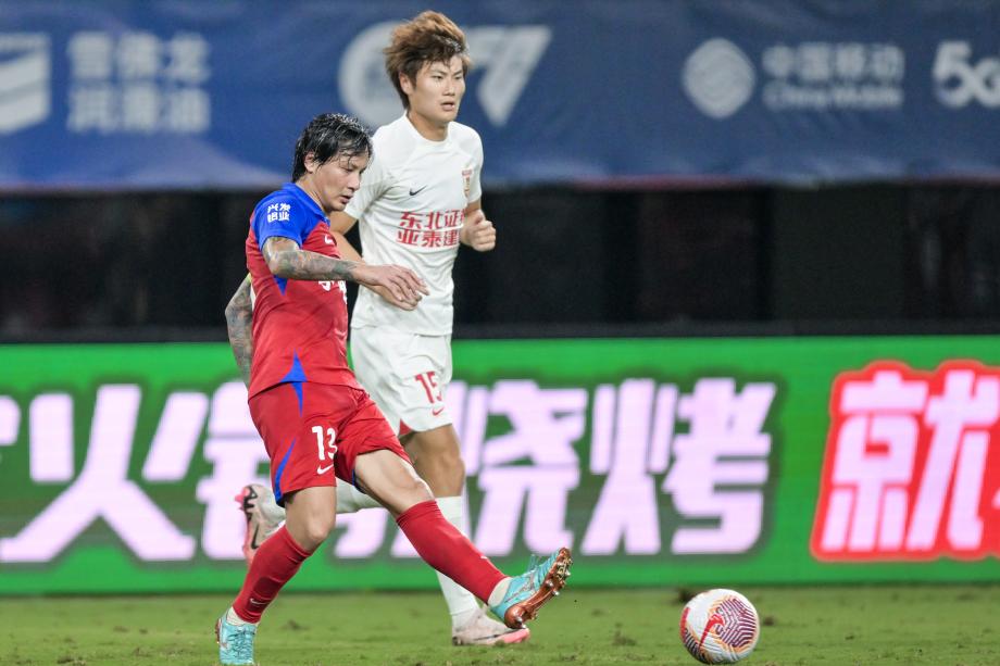 杨超声传射马里破门 梅州2-1战胜亚泰逃离降级区