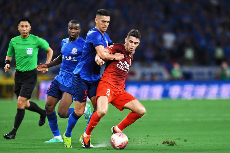 于汉超传射 申花3-1逆转十人海港赢下上海德比