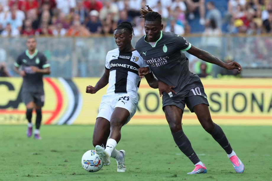 两轮不胜！后防全场被爆 米兰1-2不敌帕尔马