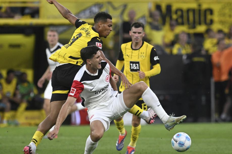 吉腾斯替补双响 多特2-0法兰克福取开门红