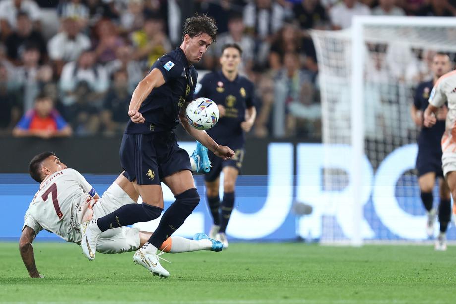 意甲-双方互有攻守迪巴拉替补 尤文0-0罗马