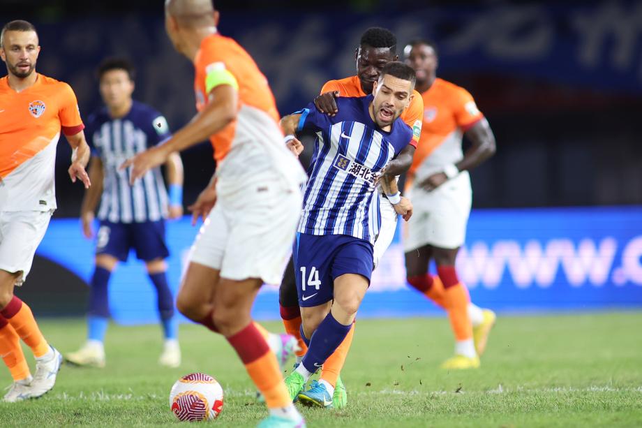 康瓜点射陶强龙扳平 武汉三镇1-1战平青岛海牛