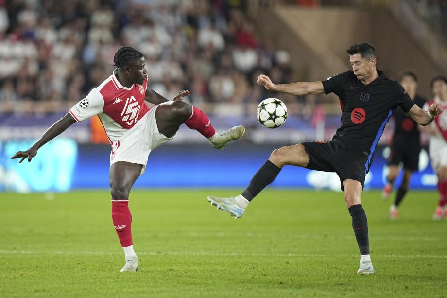 欧冠-伊列尼赫纳建功亚马尔破门 巴萨1-2摩纳哥