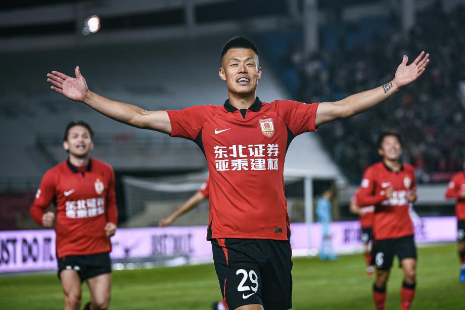 武磊梅开二度破纪录 上海海港4-3长春亚泰