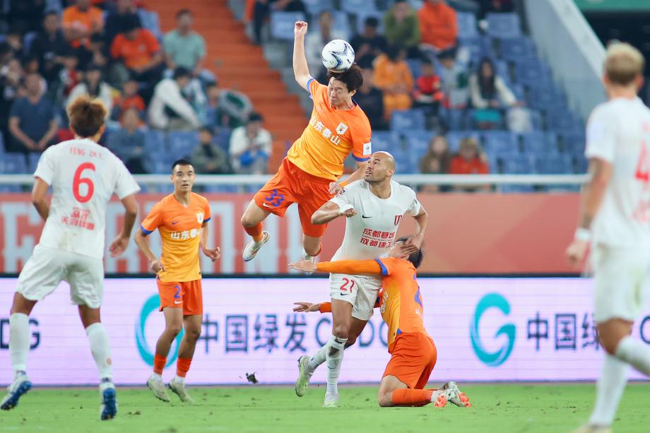 郑铮破门 山东泰山胜成都蓉城晋级足协杯决赛