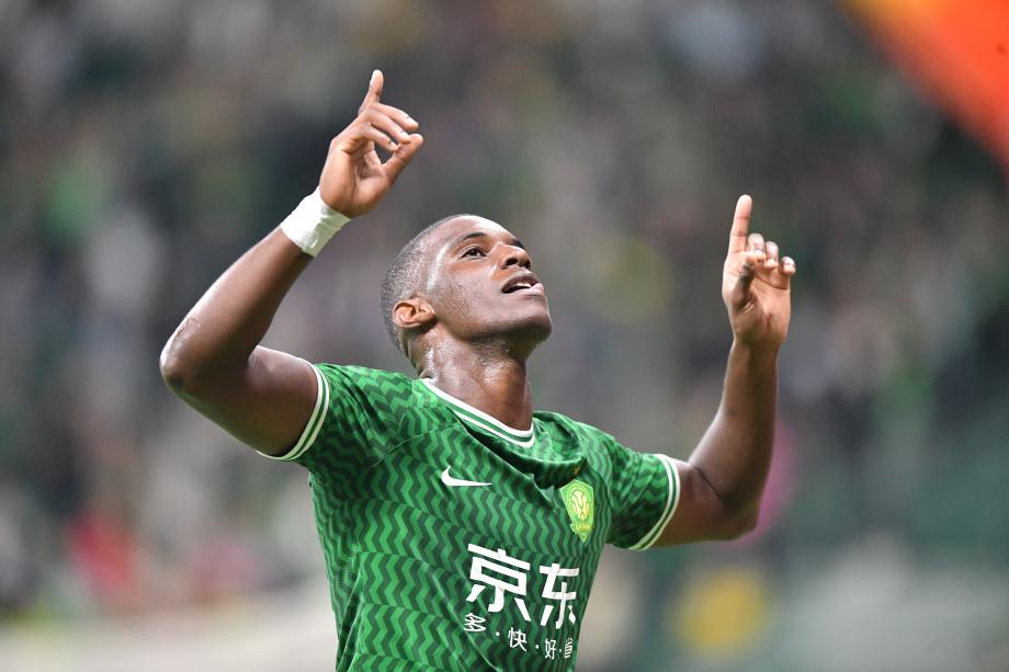 法比奥戴帽王子铭两球 国安8-1狂胜亚泰