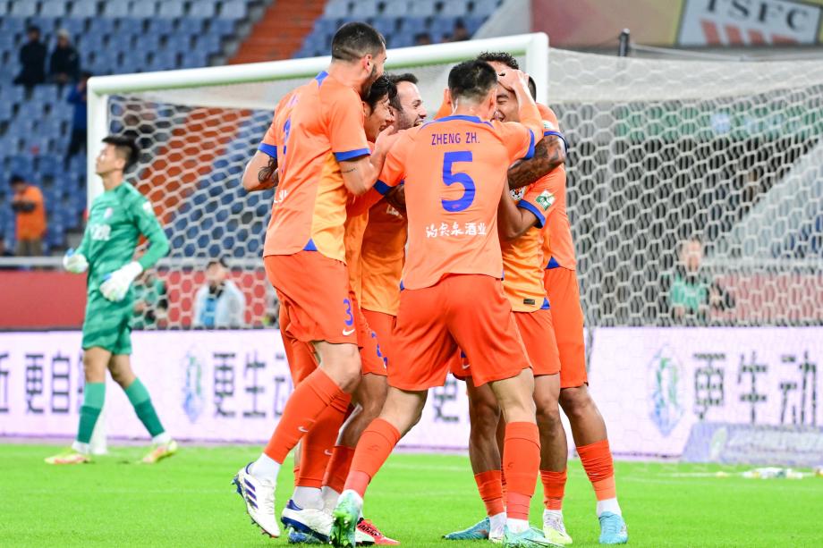 克雷桑梅开二度 山东泰山主场4-1天津津门虎