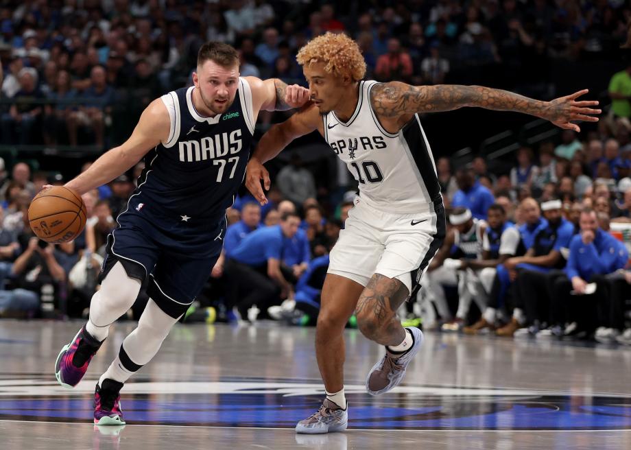 东契奇28+10汤普森22+7 独行侠胜马刺