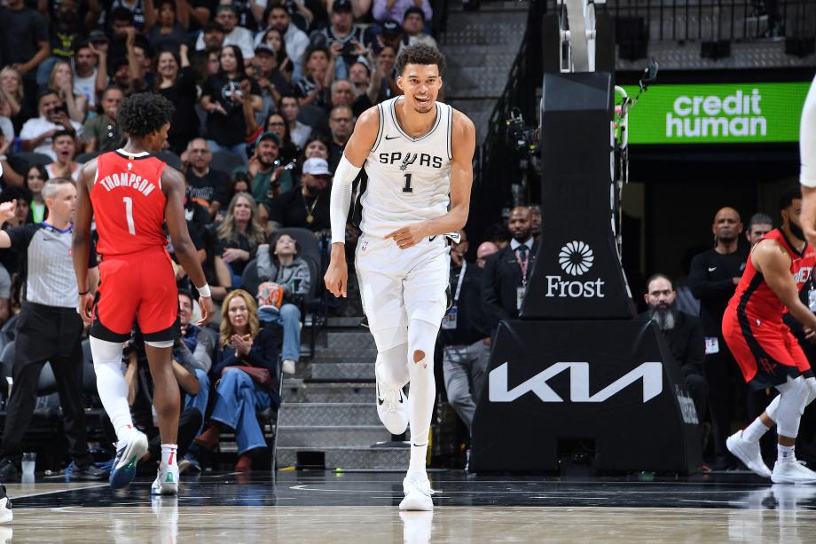 文班亚马29+7索汉17+12 马刺险胜火箭赛季首胜