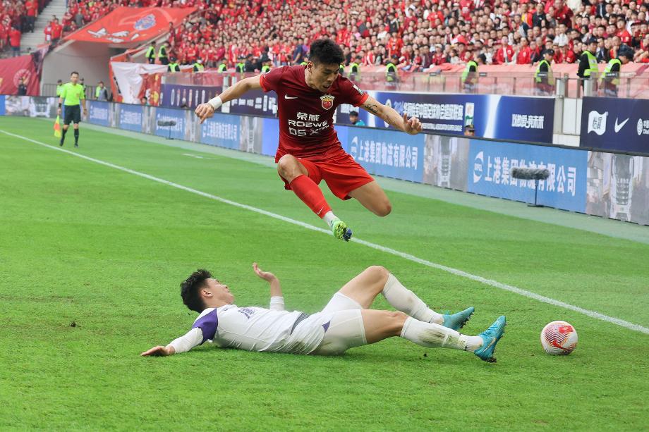 武磊独造5球 海港5-0大胜津门虎卫冕中超冠军