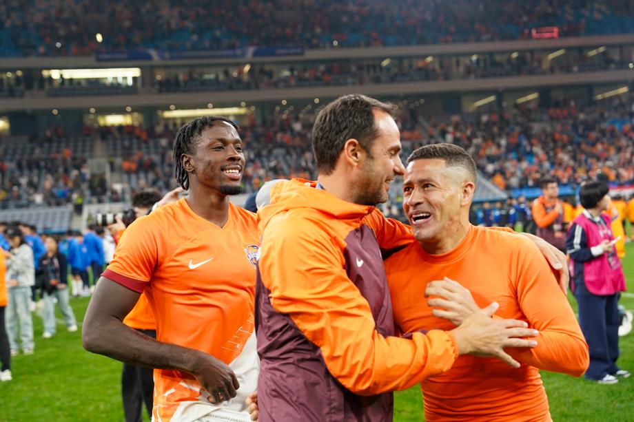 王鹏送点萨里奇点射 海牛1-0沧州雄狮携手保级