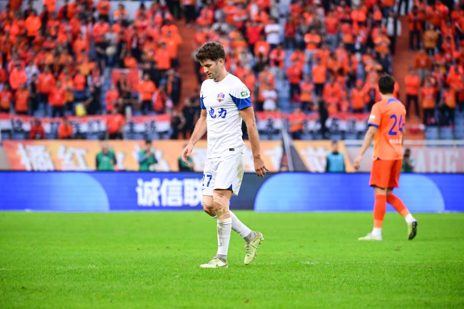 茹子楠科索维奇被罚下场 梅州1-2泰山降入中甲