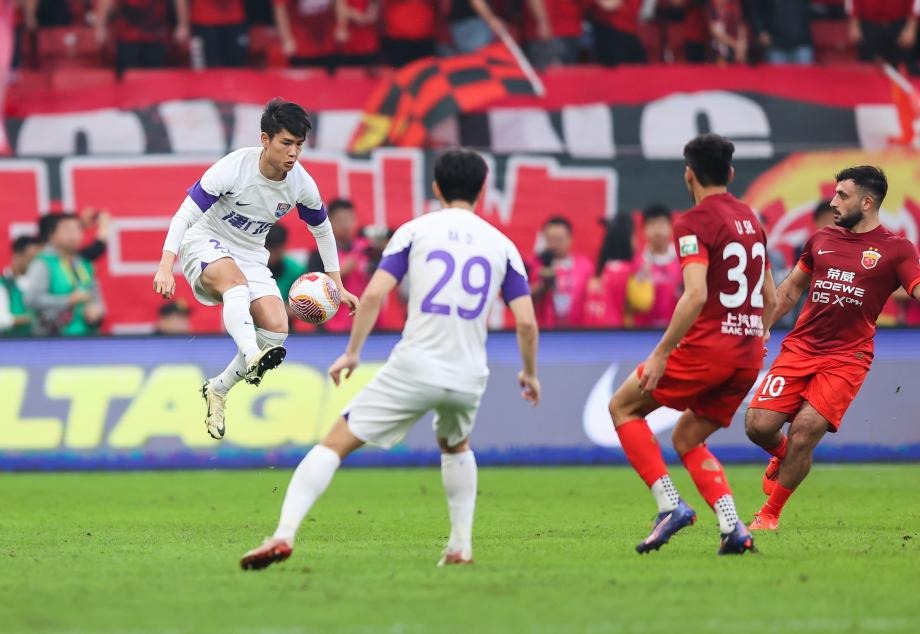 武磊独造5球 海港5-0大胜津门虎卫冕中超冠军