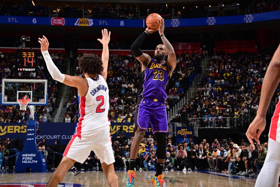 艾维26+4浓眉37+9 活塞胜湖人收获首次连胜