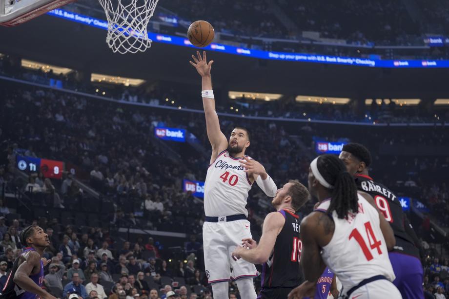 哈登24+12+7鲍威尔24+3+3 快船105-103胜猛龙